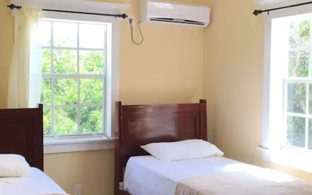 Mangrove Cay Sea View Villas