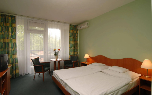 Hunguest Hotel Flora