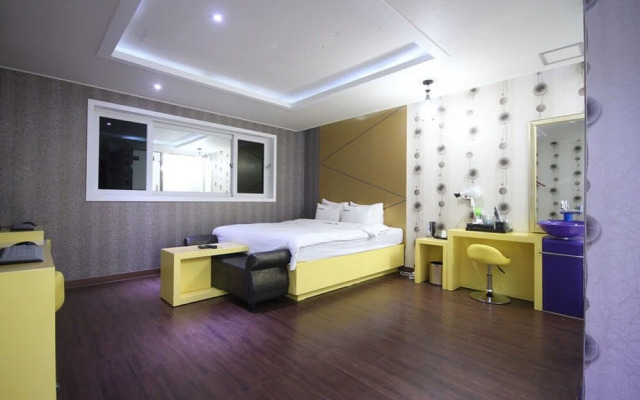 Jeonju Deokjin-dong Hotel Hidden