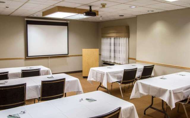 Sleep Inn & Suites Buffalo Airport