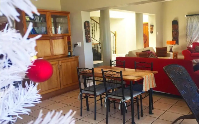 Fly me to the Moon Guest House