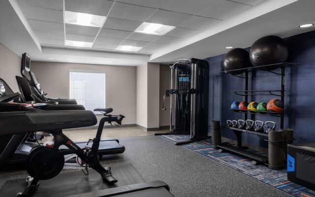 Hampton Inn & Suites State College at Williamsburg Square