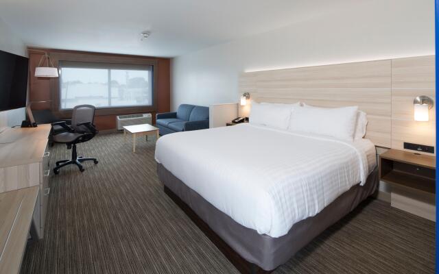 Holiday Inn Express Hotel & Suites Bay City by IHG