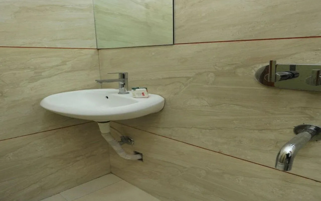 Hotel Shri Hari By OYO Rooms
