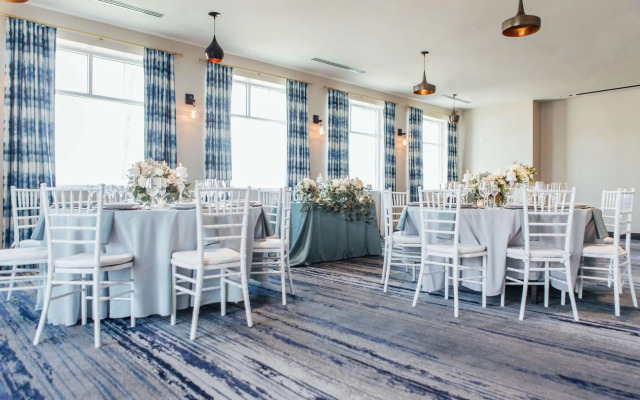 Jamaica Bay Inn Marina Del Rey,Tapestry Collection by Hilton
