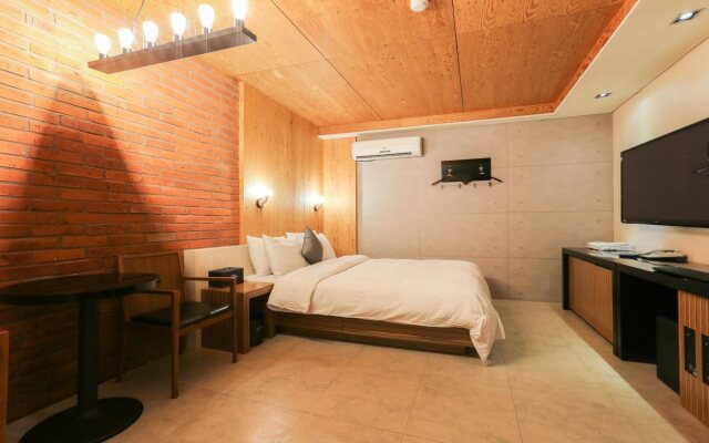 Shangria Hotel