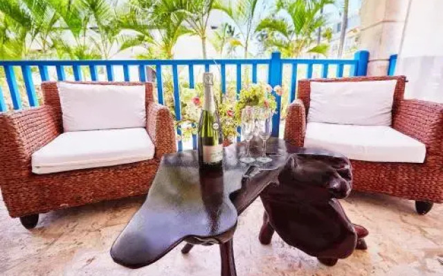 Beach Villas & Apartments Larimar