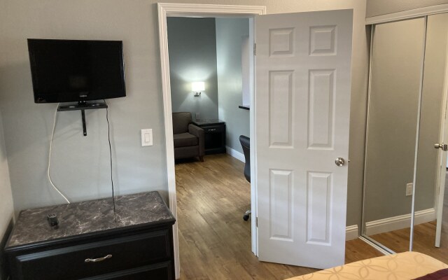 Tri Valley Inn & Suites