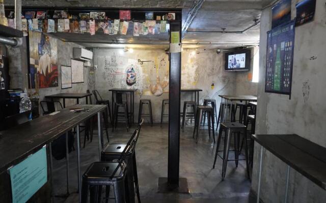 Time Travelers Party Hostel In Hongdae - Foreigners Only