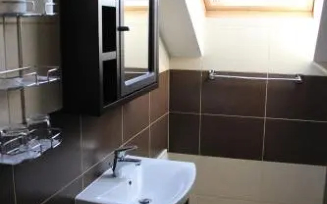 Astoria Hotel & Restaurant