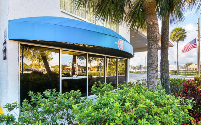 Motel 6 Tampa, FL - Fairgrounds