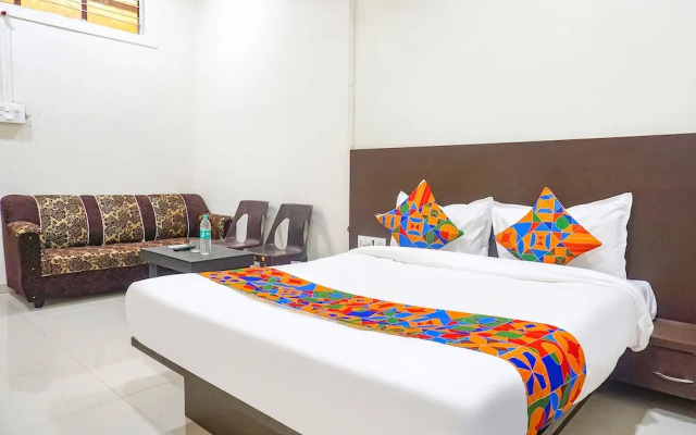 Fabhotel Om Sai