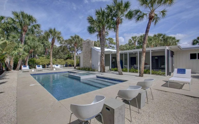 Majestic Coastal Escape