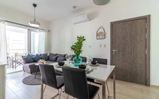 Modern 2BR Apartment - Paseo del Mar
