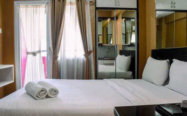 Cozy Stay Studio Room at Green Pramuka City Apartment