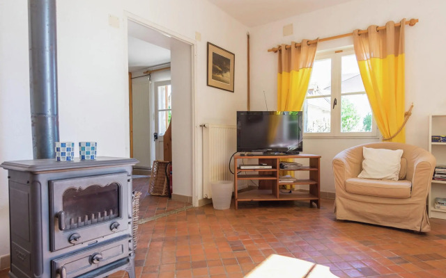 Cosy Holiday Home In Montrichard With Shared Pool