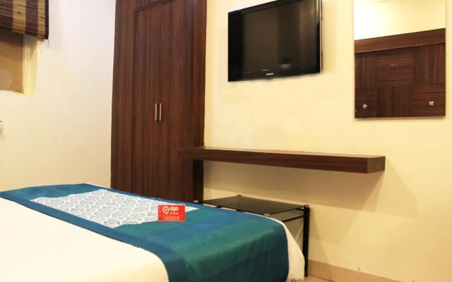 Oyo 2373 Hotel D Inn
