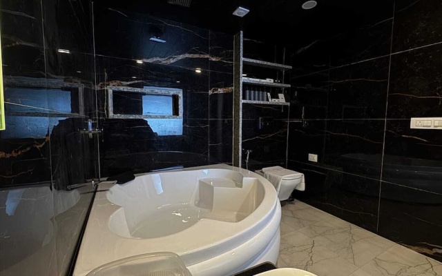 Emroz By Kings Resort