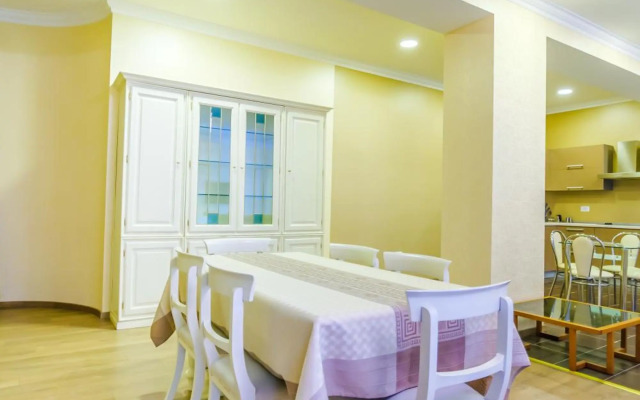 Delux Apartment in Baku Nizami street