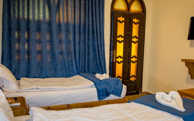 Yasmina Hotel