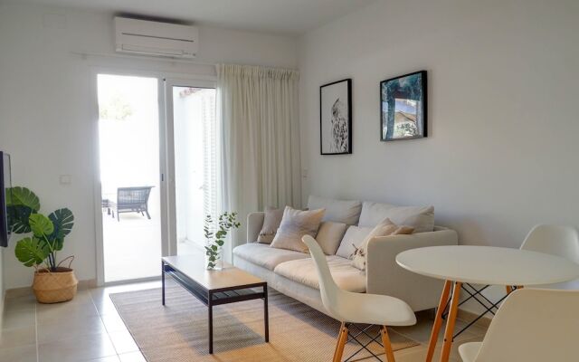 San Sebastian Apartment with Patio by Hello Apartments Sitges