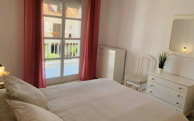 Amplio apartamento junto al mar