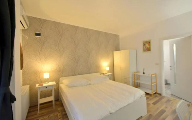 Neferprod Apartments - IS - CAM 03
