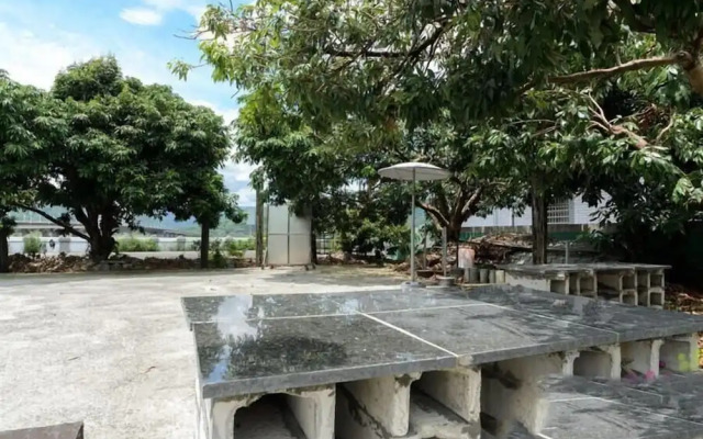 Plum Inn 2