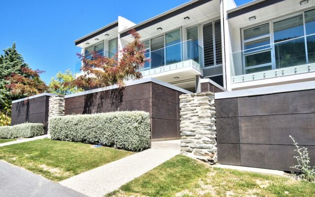 Modern Sanctuary at Kent Street