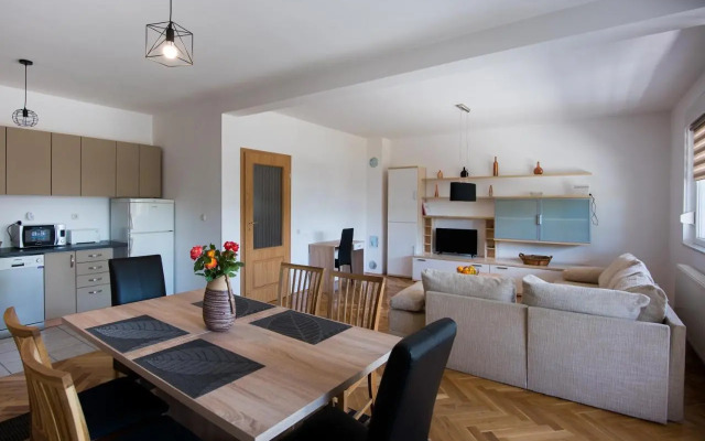 Seasons apartmani