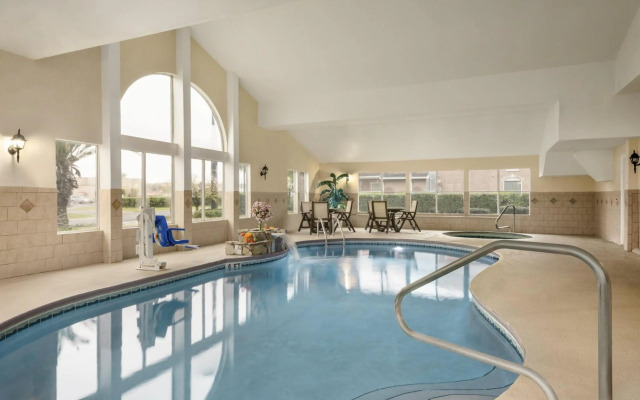Country Inn & Suites by Radisson, Kingsland, GA