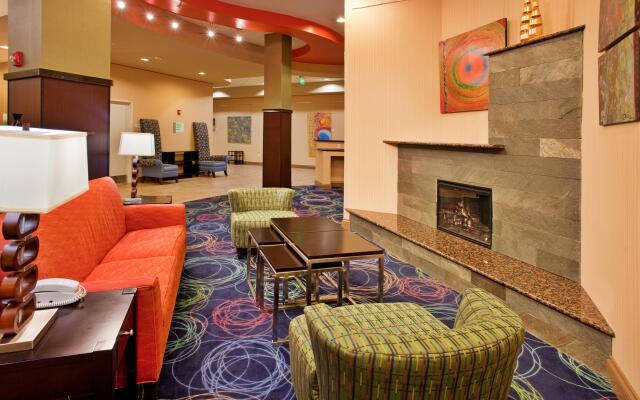 Holiday Inn Omaha Downtown - Waterpark by IHG