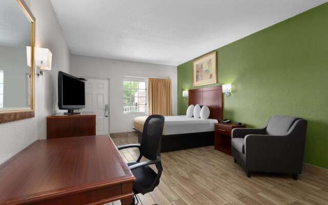 Travelodge Suites by Wyndham Lake Okeechobee