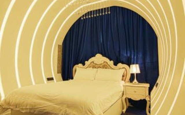 Aichao Movie Theme Hotel