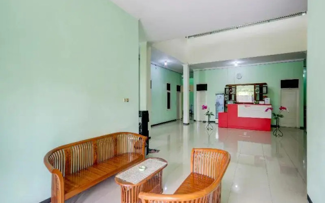 OYO 90709 Djati Guest House