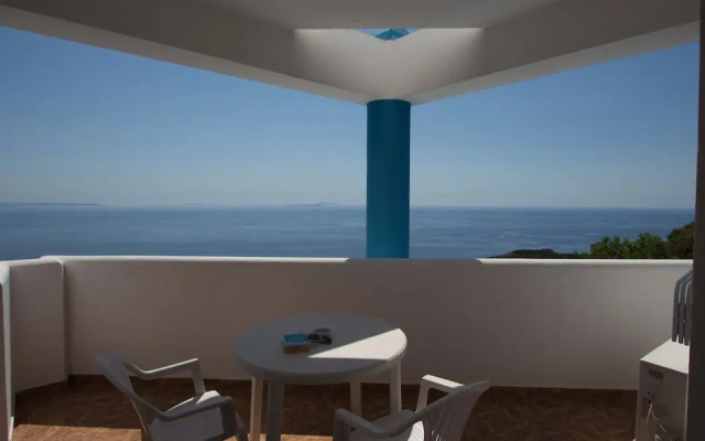 Paradise Lukova Hotel
