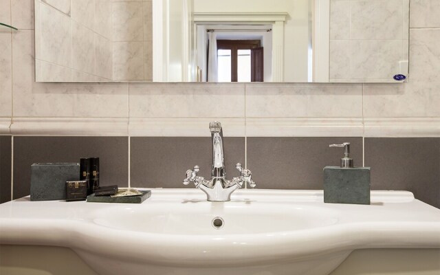 Colosseum Area - My Extra Home