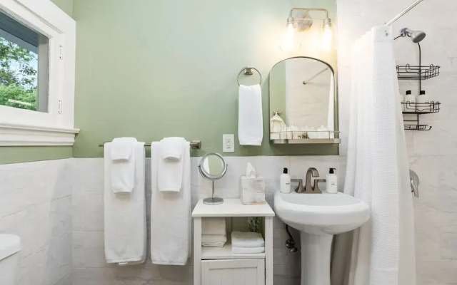 Grape Escape Inn & Suites