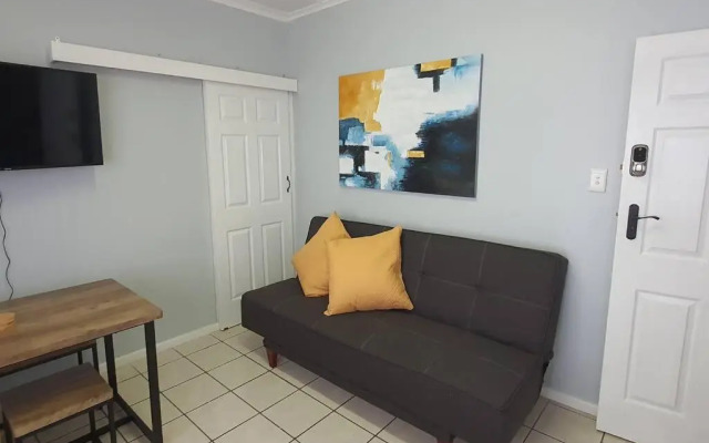 TinyApartment@Mosselbay - Entire 1 Bedroom Apartment Mossel Bay Central