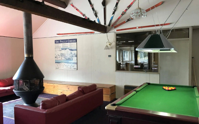 Halleys Lodge