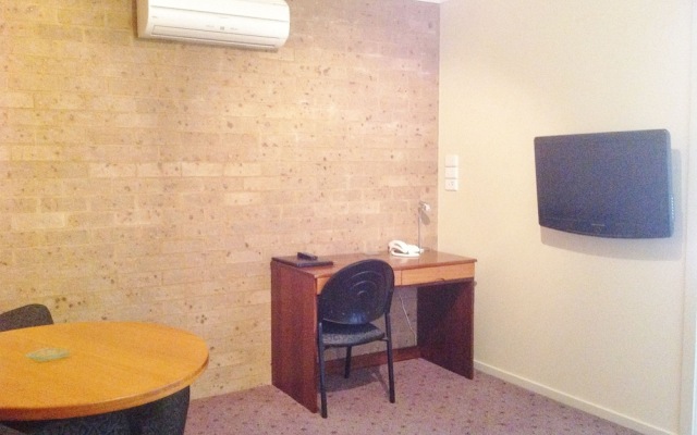 Ashton Townhouse Motel & Suites