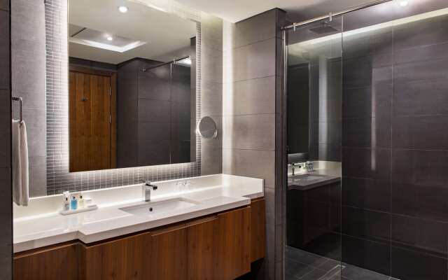 Radisson Blu Hotel, Dubai Canal View Hotel