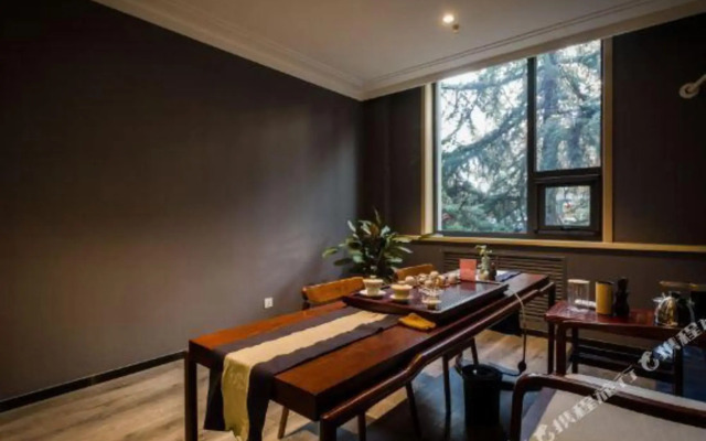 Yueweiman Hotel (Baoding High Speed Railway Station Hebei University)