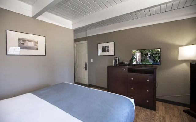 Earthbox Inn & Spa