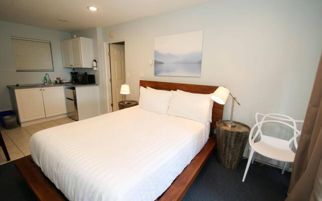 Duffin Cove Oceanfront Lodging