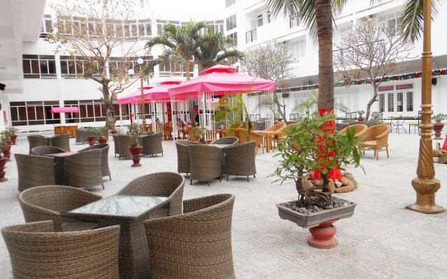 Yasaka Huong Sen Restaurant & Hotel