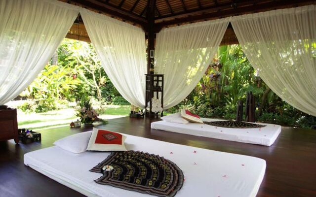 Cham Villas Boutique Luxury Resort