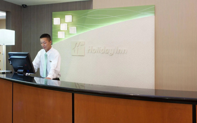 Holiday Inn & Suites Oakland Airport by IHG