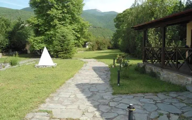 Iniohos Guesthouse