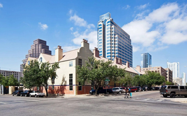 Residences at The Railyards - Downtown Austin